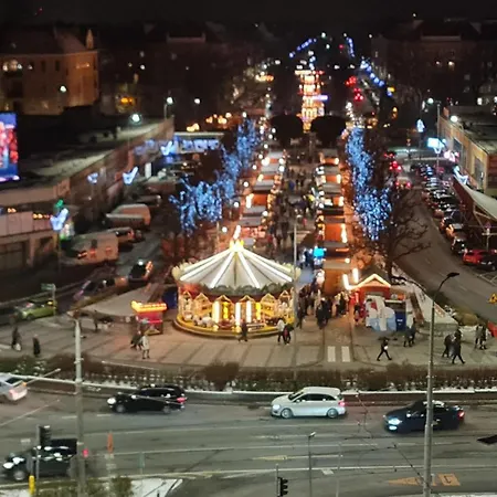 Plac Zolnierza Polska Apartman *