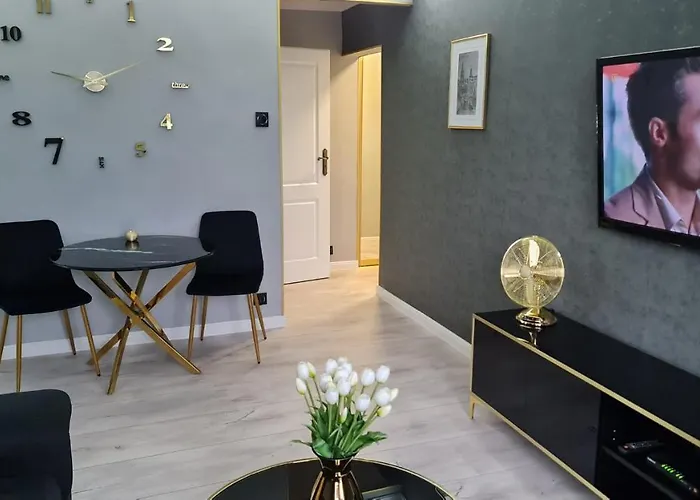 Plac Zolnierza Polska Apartment *